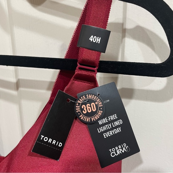 Torrid 40H Wirefree Red Padded Back Smoothing Bra NWT - Picture 4 of 7